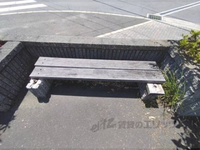 ベンチ
