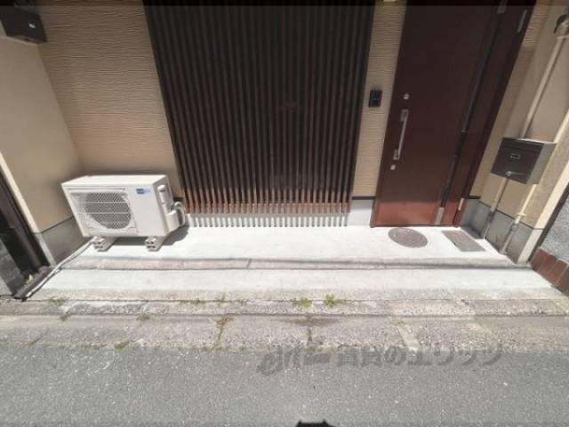 玄関前
