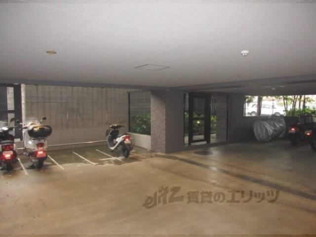 駐輪場　バイク