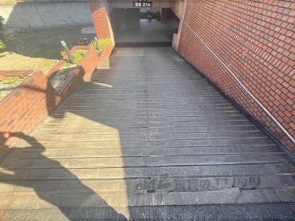 通路　駐車場出入口