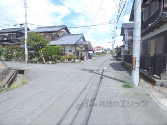 前面道路　駐車場側