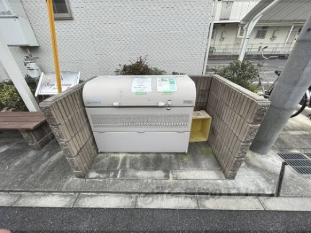 ゴミ置き場