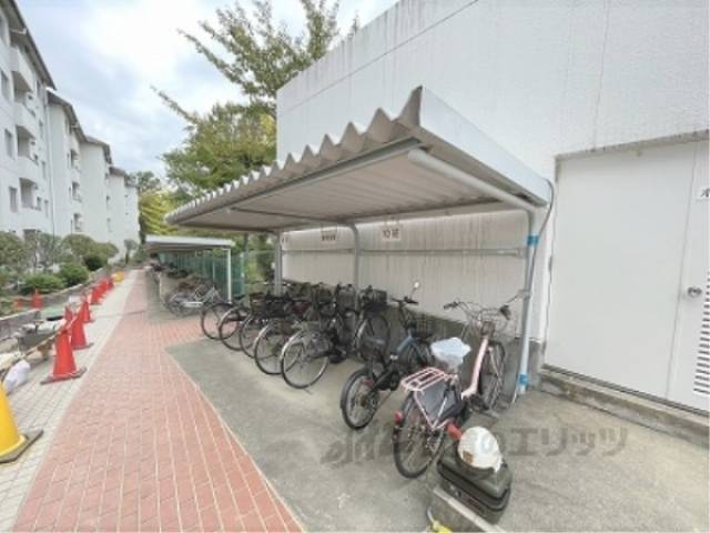 駐輪場　自転車