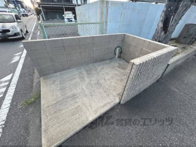 ゴミ置き場