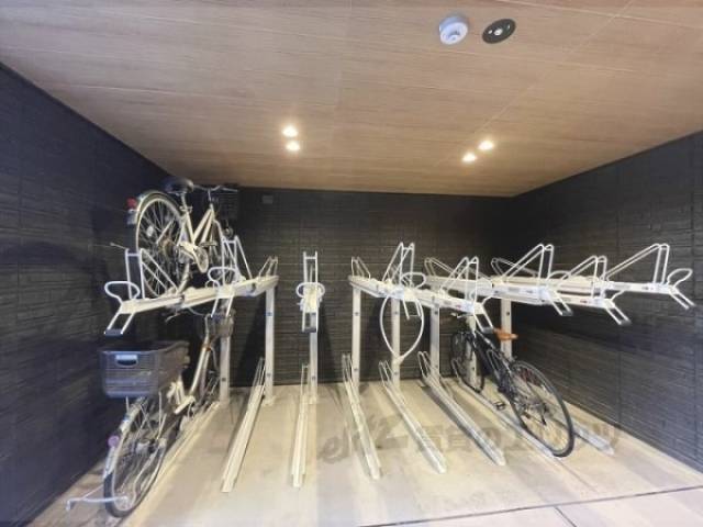駐輪場　建築中