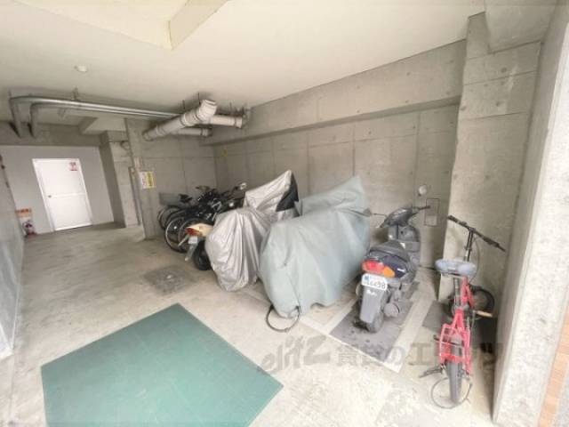 駐輪場　バイク