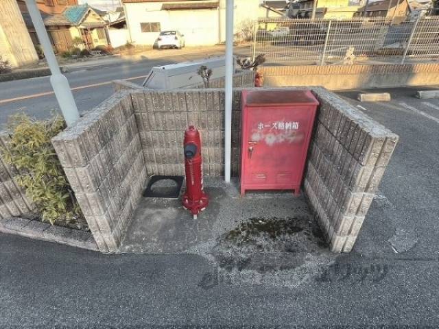 ホース格納箱