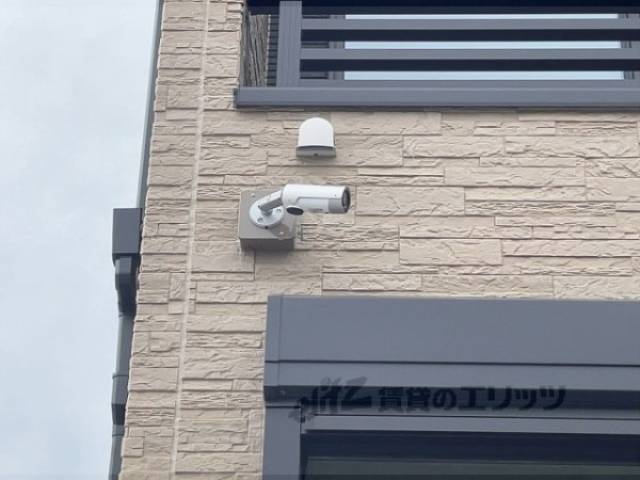 カメラ　駐車場、駐輪場、ロビーが視野