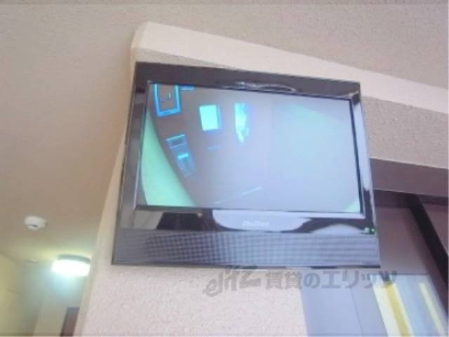 エレベーター　内部モニター付き