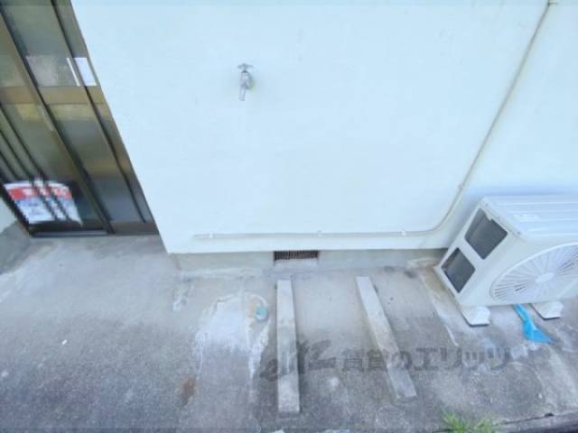 洗濯機置き場（外）