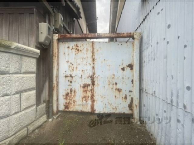 駐車場　入口