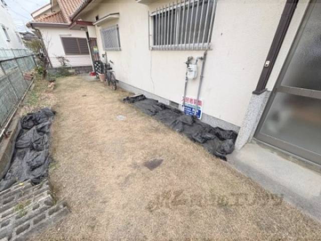 駐輪場　玄関横