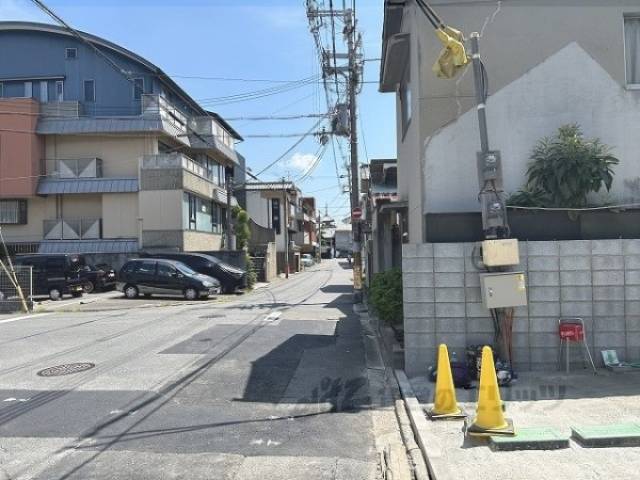 建築中