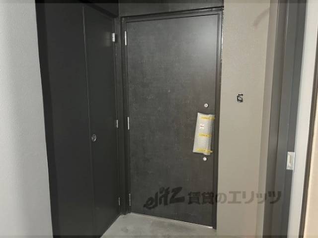玄関前　建築中