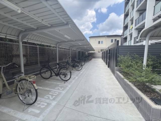 駐輪場　自転車