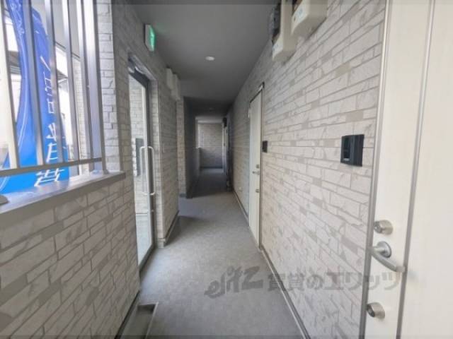廊下　防犯カメラ