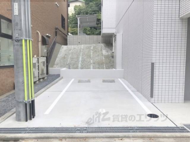 駐車場　地下一階外