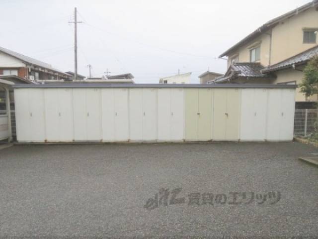 タイヤ庫