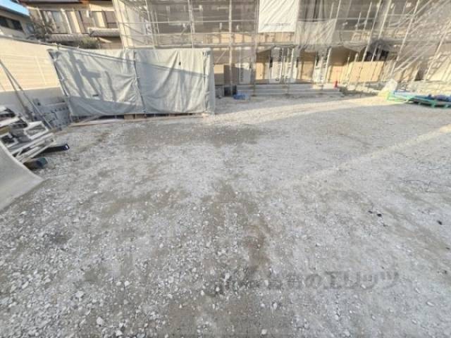 駐車場　建築中