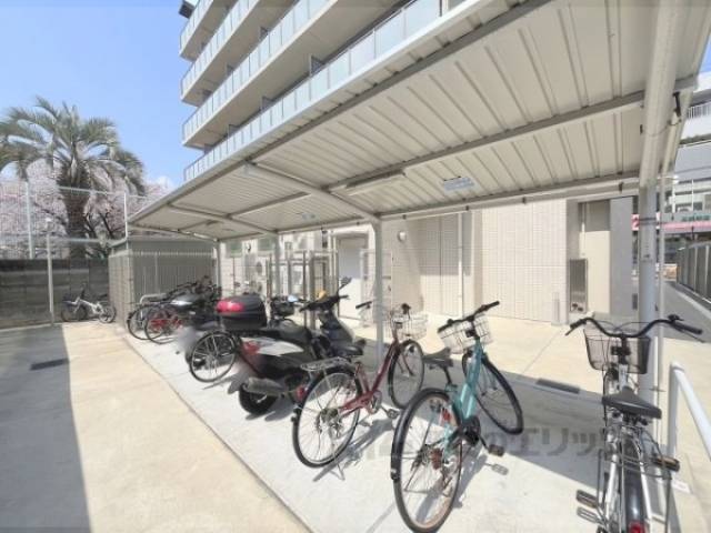 駐車場　バイク置き場