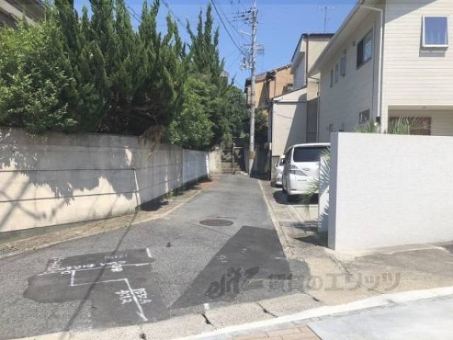 前面道路　東向き