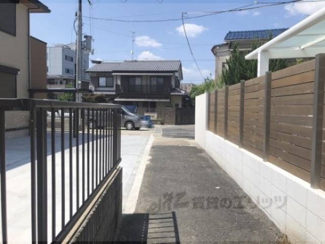 前面道路　小道北向き
