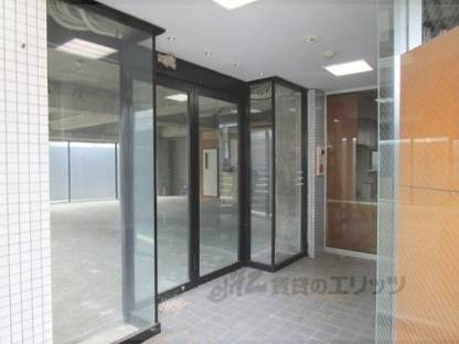 エントランス　地下エントランス