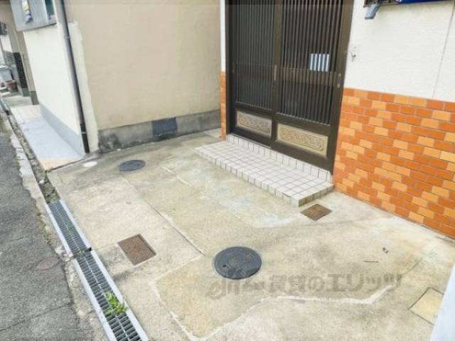 玄関前