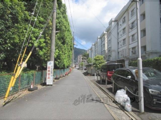 前面道路　東向き