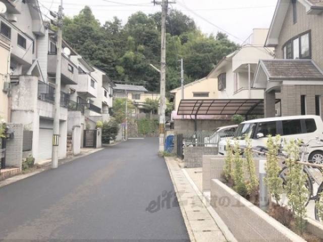 前面道路　東向き