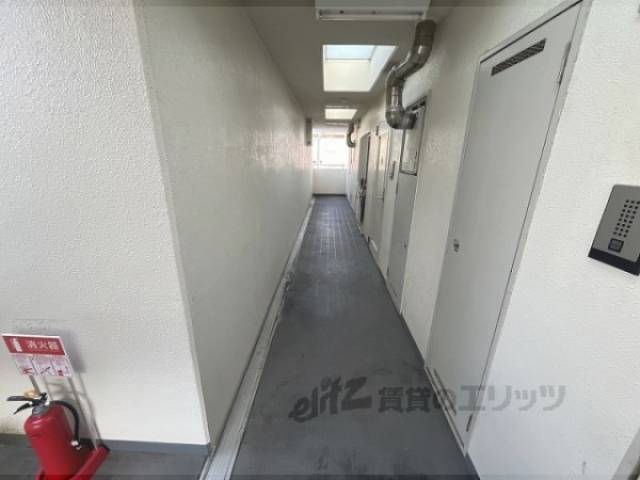 廊下　4階