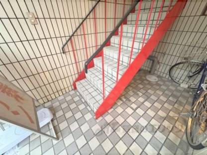 階段　正面階段