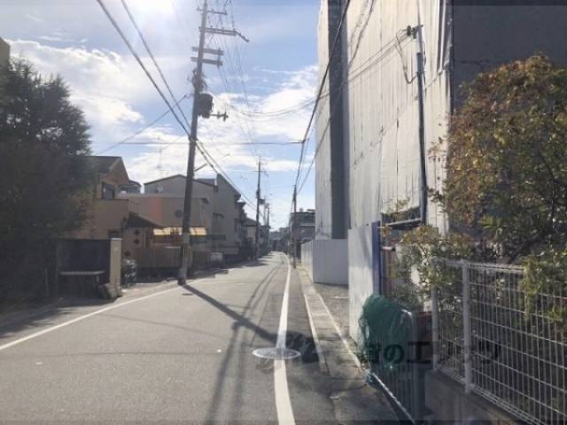 前面道路　東側南向き