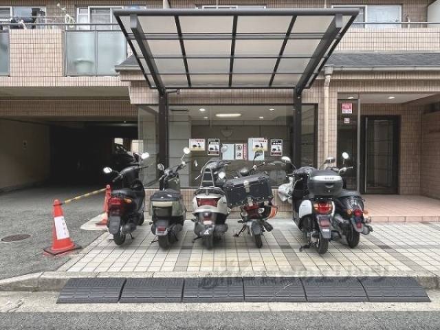 駐輪場　バイク置き場