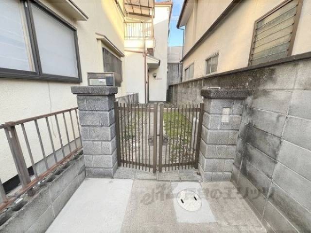門