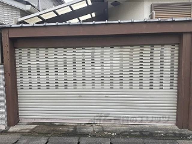 駐車場　シャッター