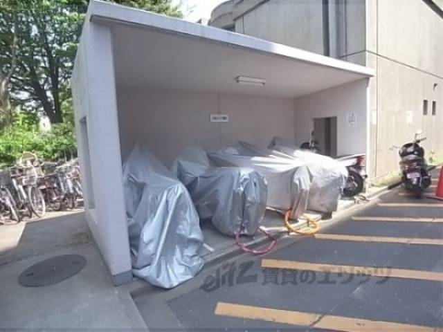 駐輪場　バイク