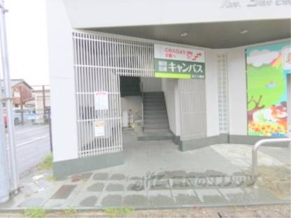 建物入口付近