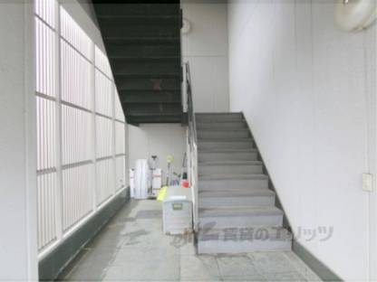 通路　階段