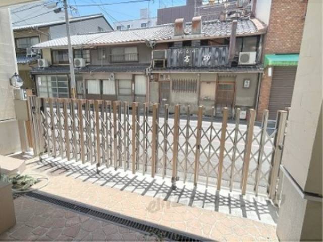 駐車場　柵
