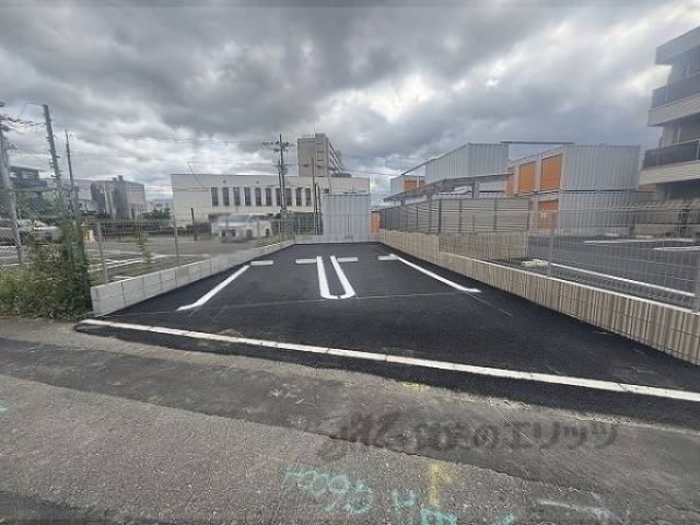 駐車場　敷地外