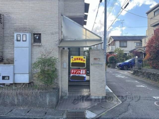 エントランス　裏口