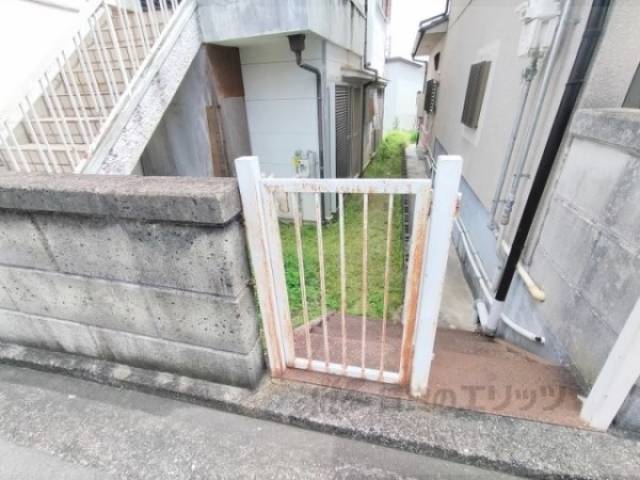 通用門