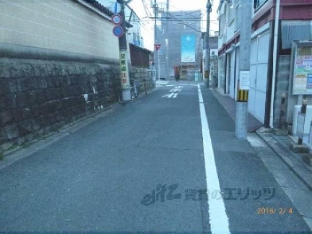 前面道路　南側