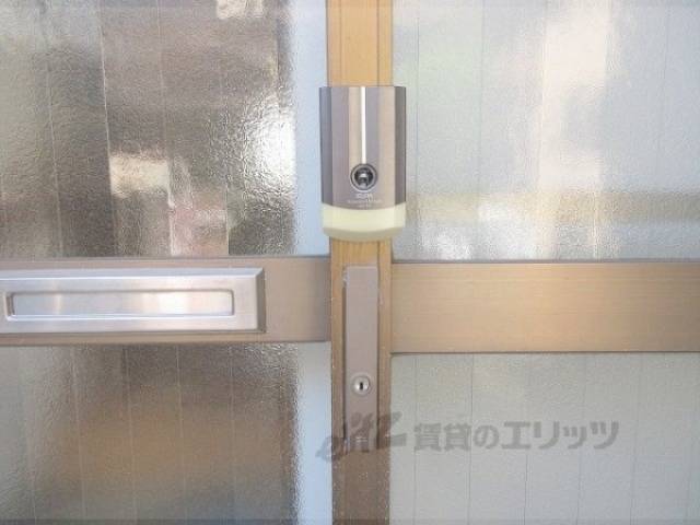 エントランス　鍵
