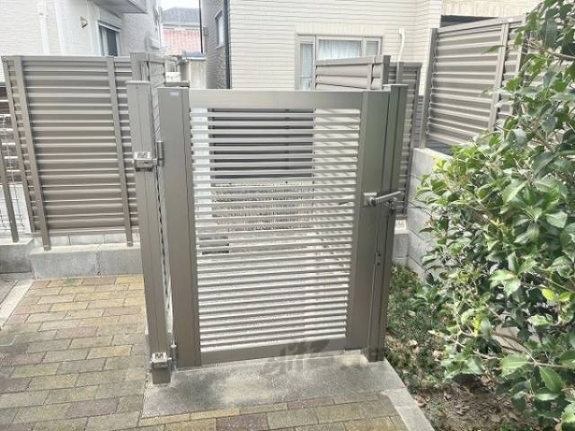 裏戸