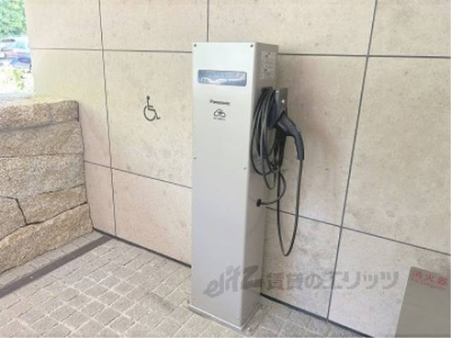 電気自動車　充電設備