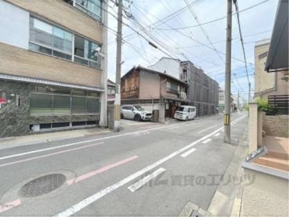 前面道路　（小川通り側）
