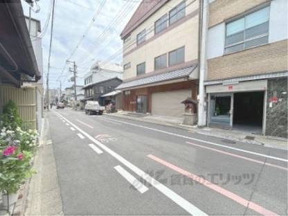 前面道路　（小川通り側）
