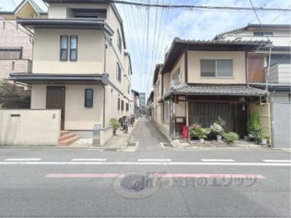 前面道路　（小川通り側）